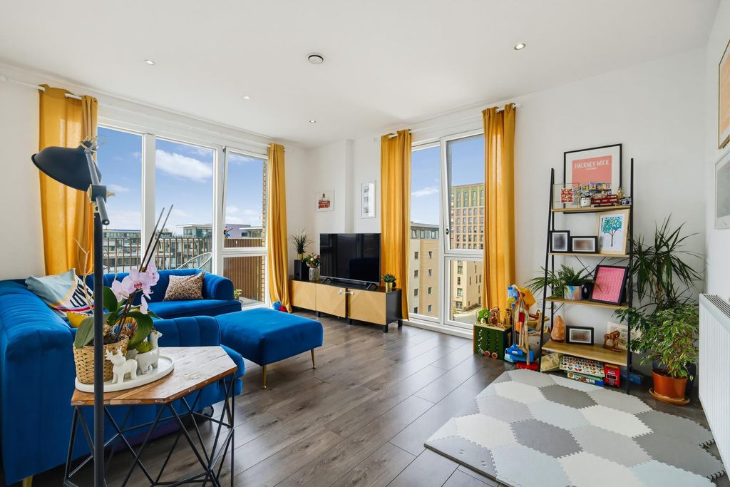 Property photo 1 of 11