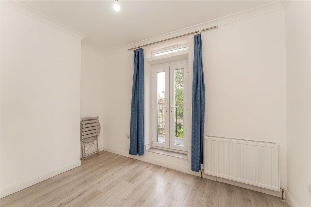 Property photo 3 of 10 Third Image