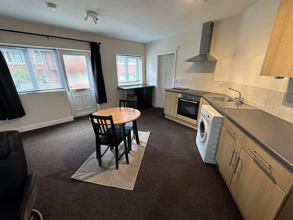 Property photo 1 of 6 Kitchen