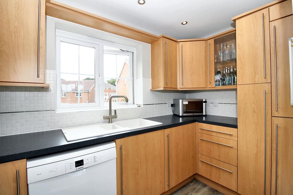 Property photo 3 of 13 Kitchen