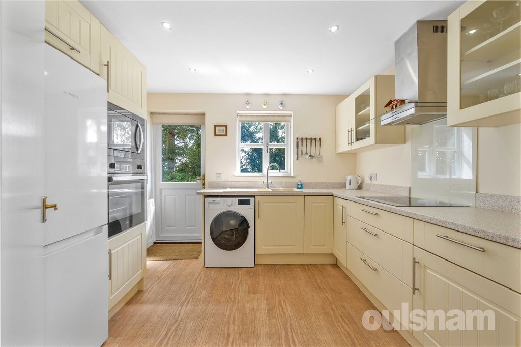 Property photo 3 of 11 Picture No. 10