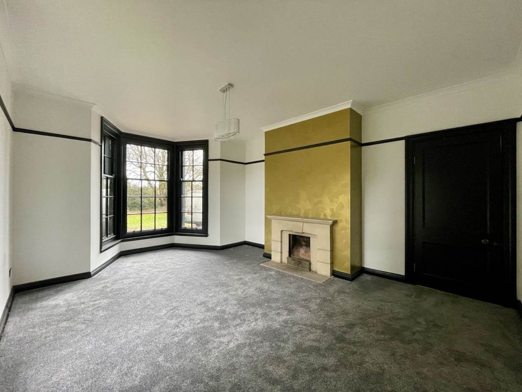 Property photo 2 of 20 Sitting Room