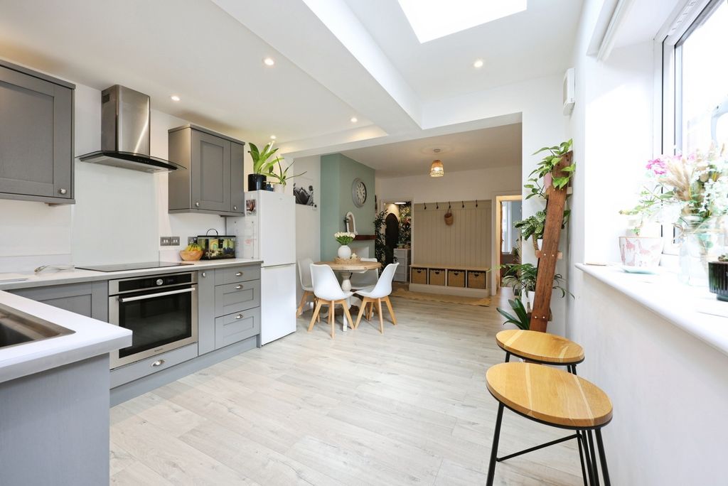 Property photo 3 of 15 Kitchen/Diner