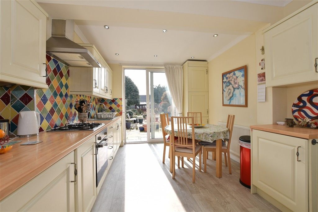 Property photo 3 of 17 Kitchen/Breakfast Room