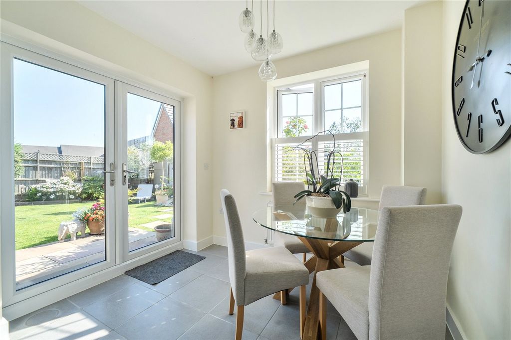 Property photo 3 of 15 Dining Area