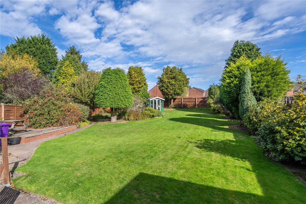 Property photo 2 of 33 Picture No. 23