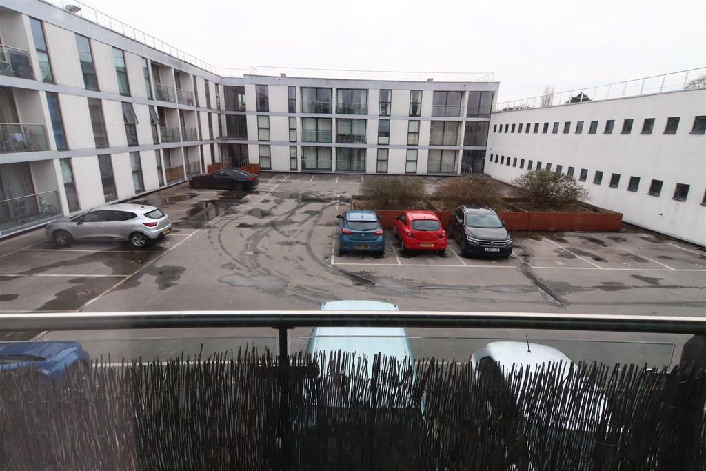 Property photo 2 of 8 Img_4656.Jpg