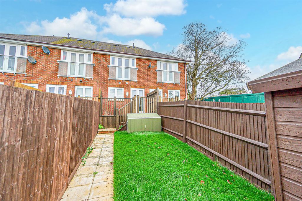 Property photo 3 of 25 8 Seacrest View (5)_Alto.Jpg