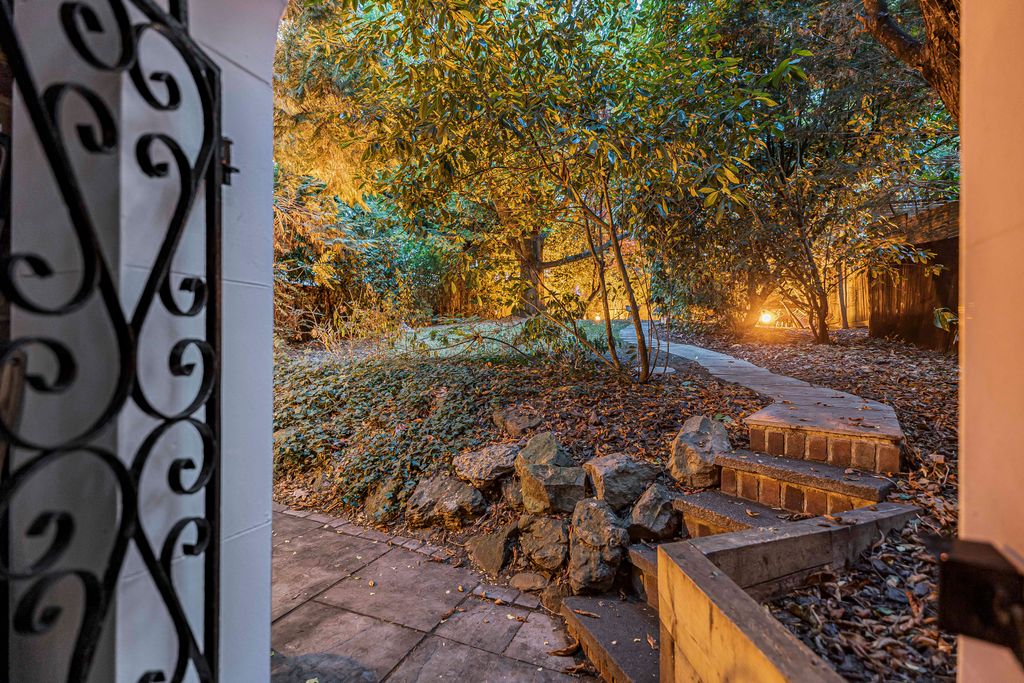 Additional image 39 of 4 bed detached house for saleCastleleigh Court, Enfield EN2