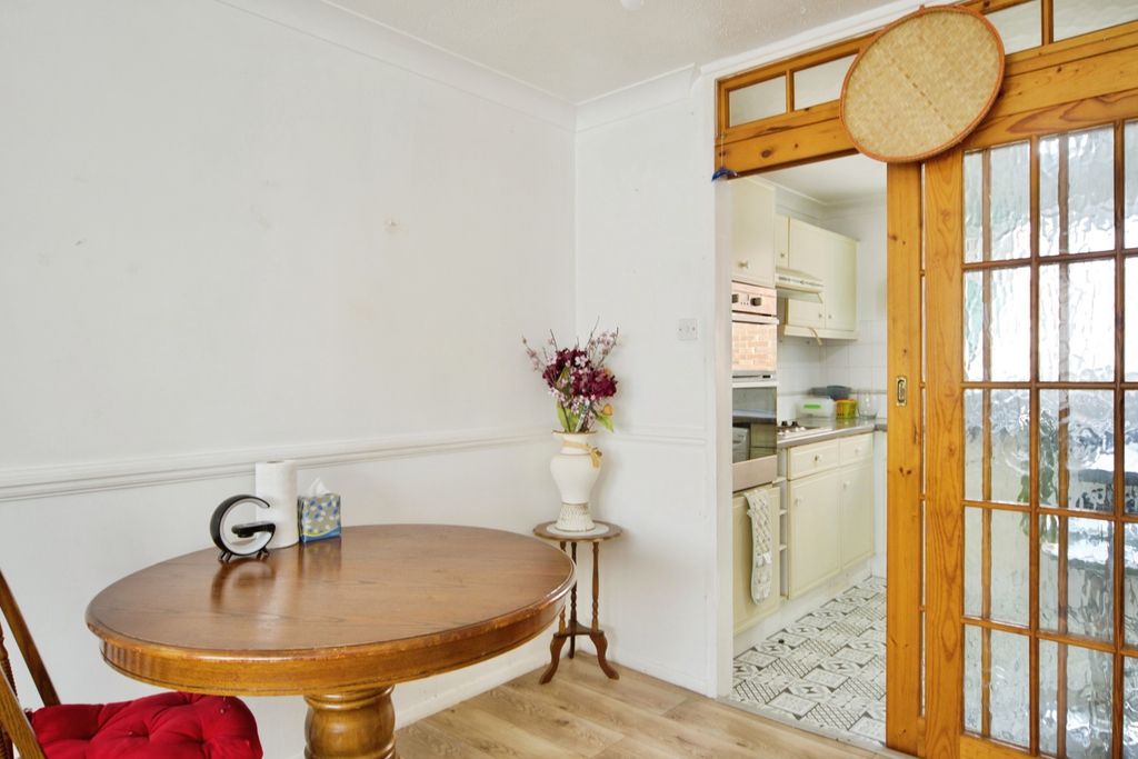 Property photo 3 of 11 Pbox-Img.Jpg