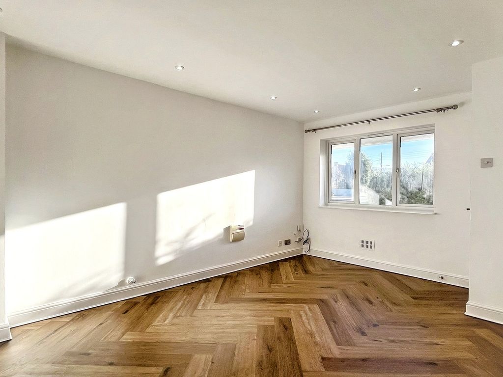 Property photo 3 of 11 Not Specified