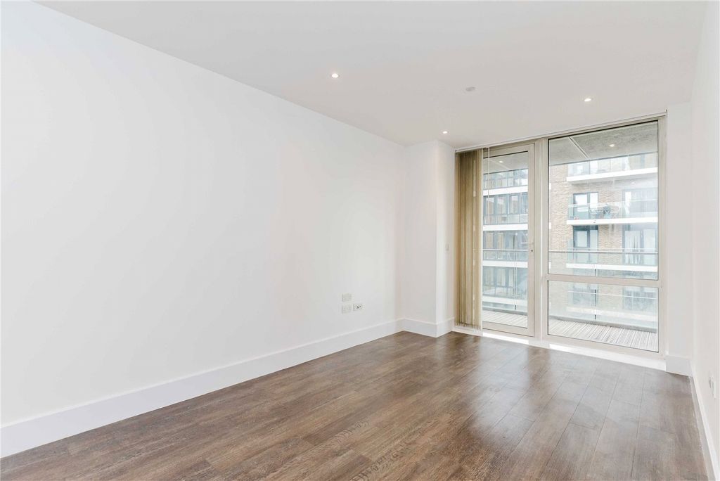 Property photo 1 of 25 Picture No. 28