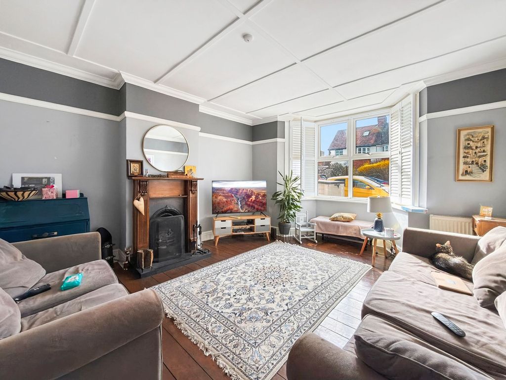 Property photo 3 of 18