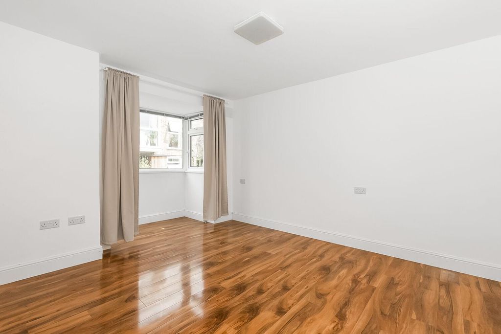 Property photo 3 of 10 R2A6165-1500x1000.Jpg