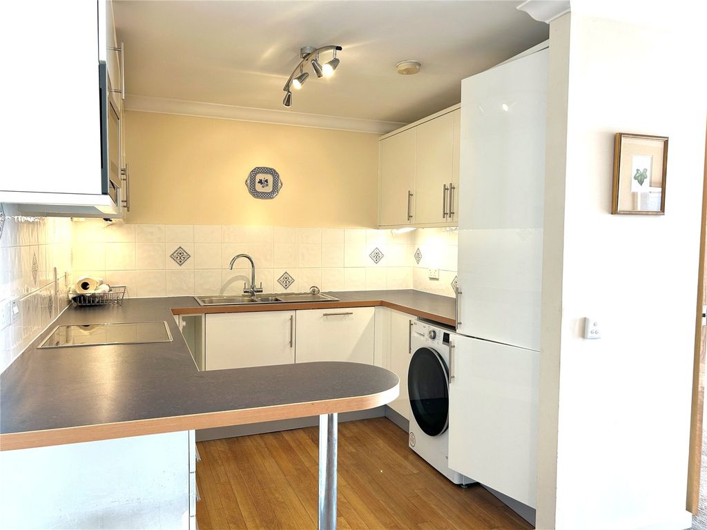 Property photo 3 of 12 Picture No. 52