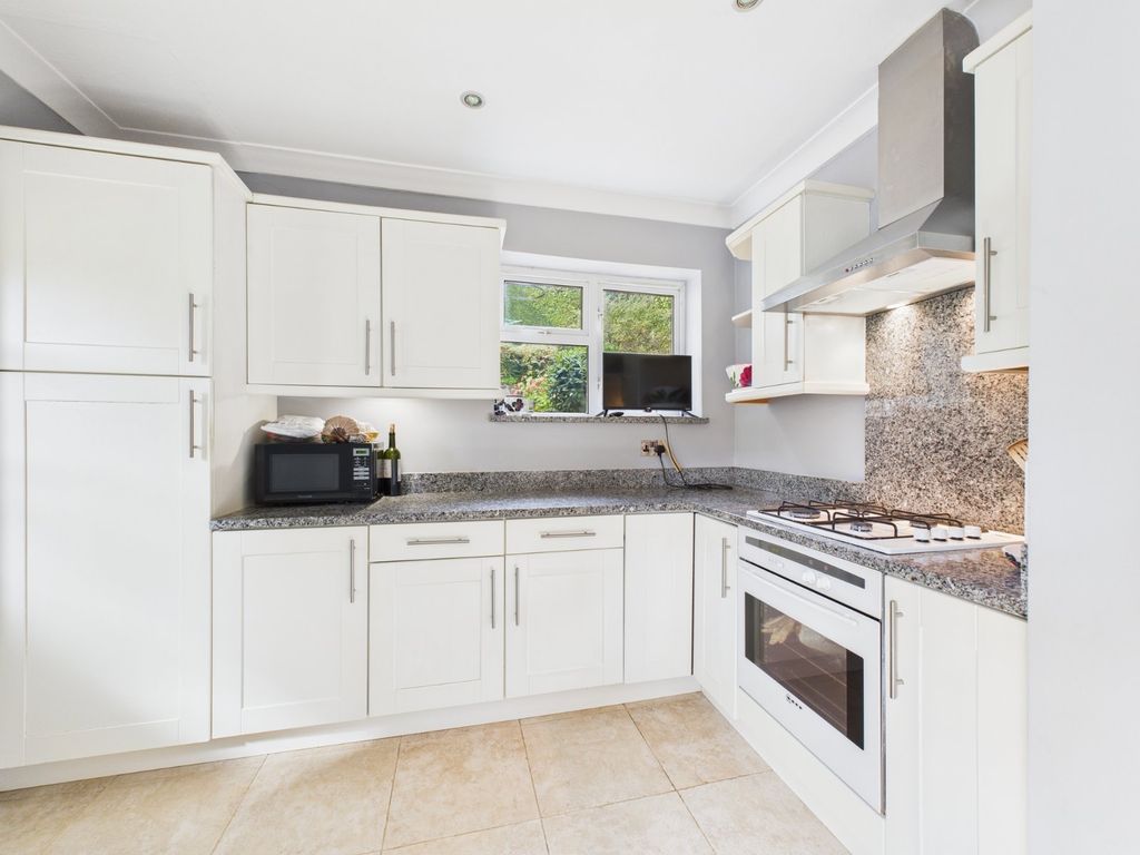 Property photo 3 of 16 Picture No. 11