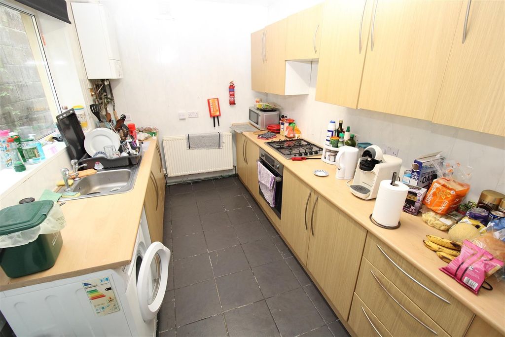 Property photo 1 of 7 Bright Kitchen With Ample Counter Space...