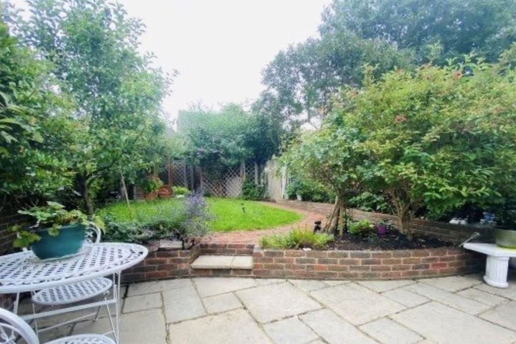 Property photo 2 of 10