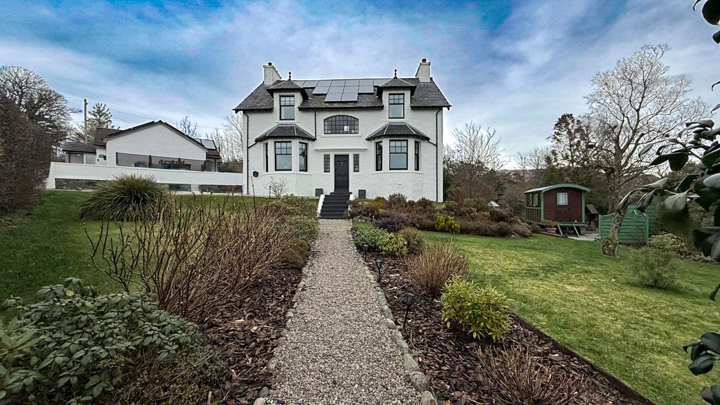 Property photo 3 of 59