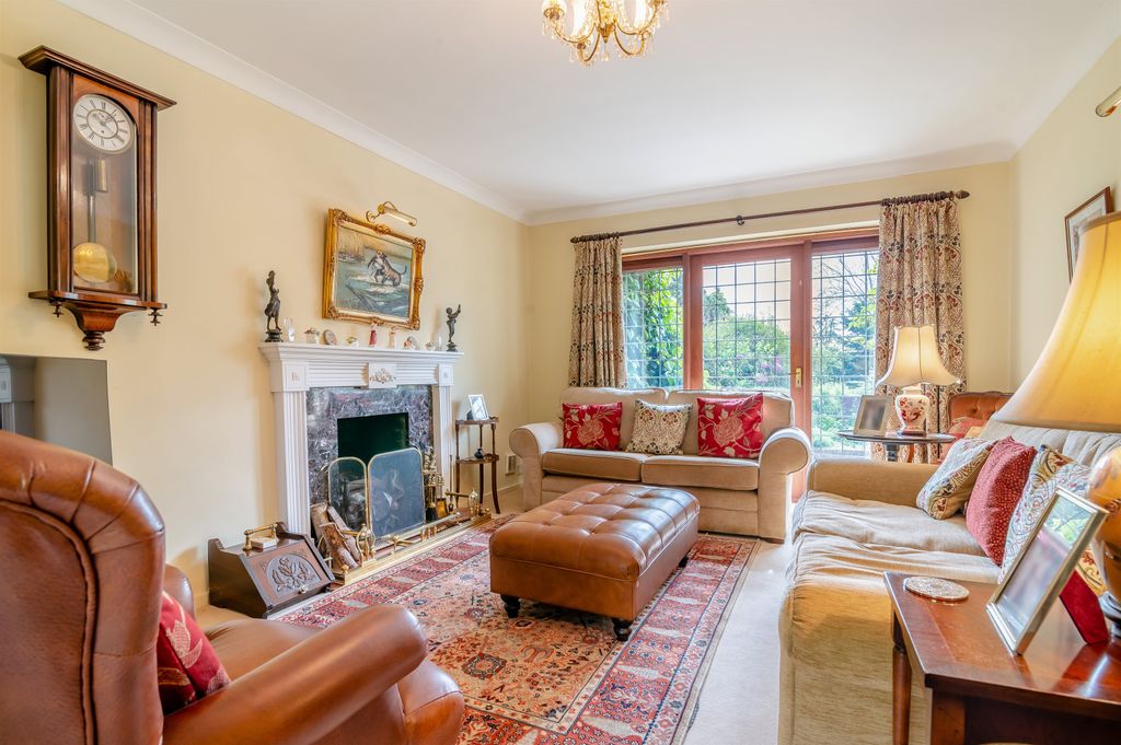 Property photo 3 of 33