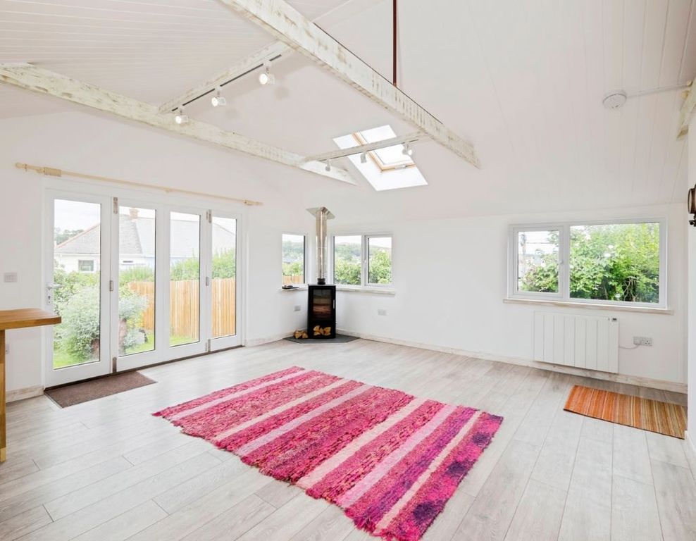 Property photo 3 of 6 Living Area