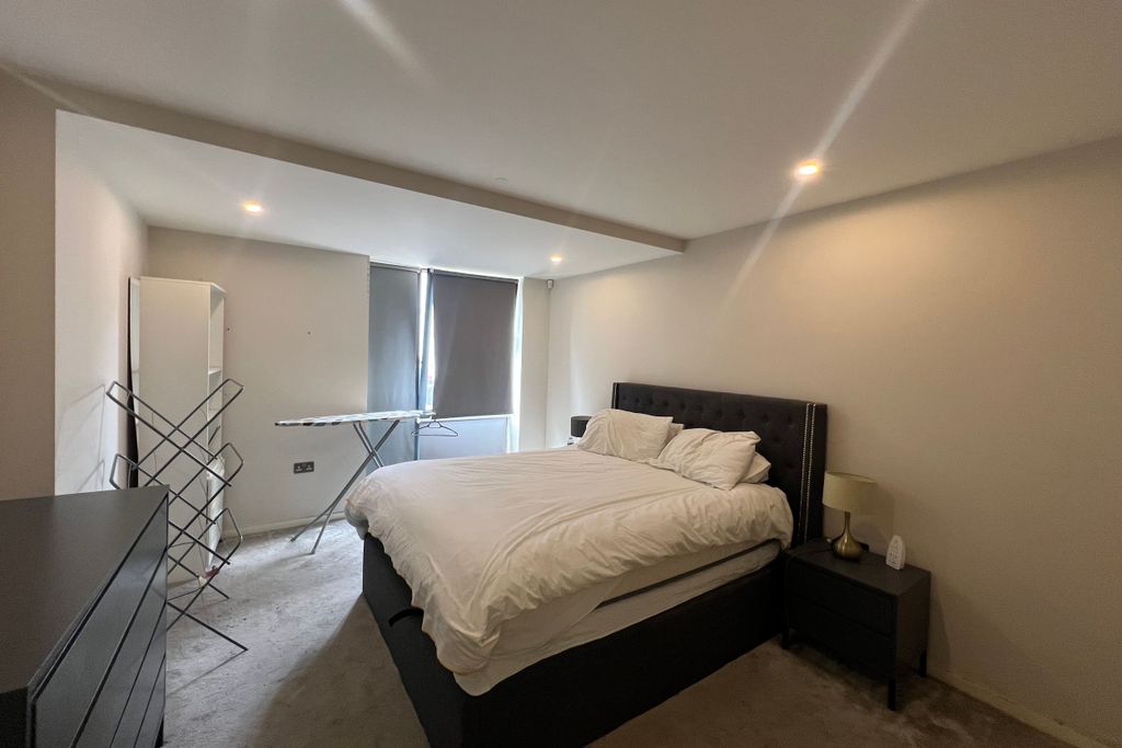 Property photo 3 of 6 2 Porteus Apartments, 75 Britannia Road, London, Sw6 2Jr