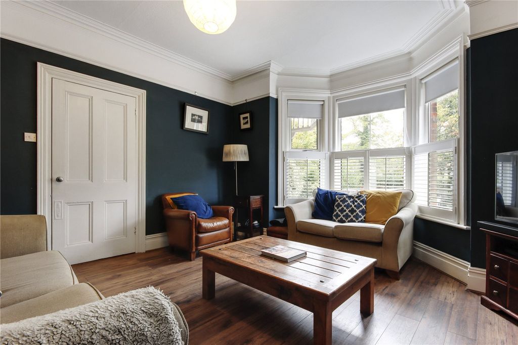 Property photo 2 of 14 Sitting Room