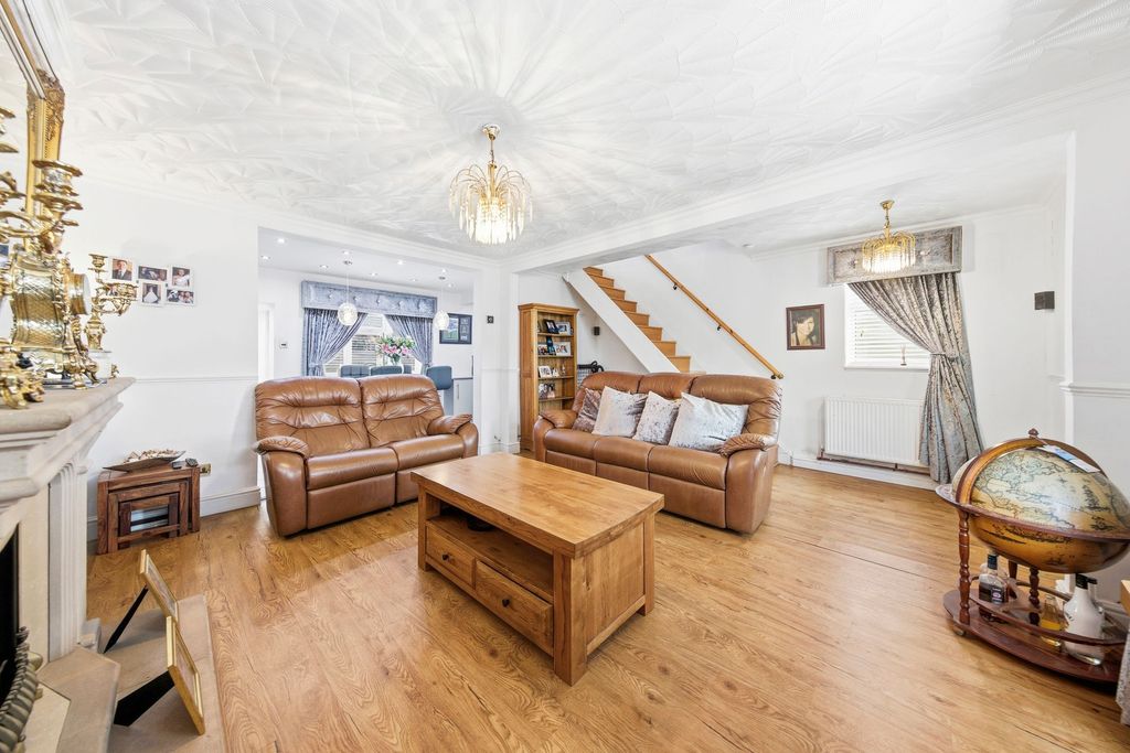 Property photo 2 of 22