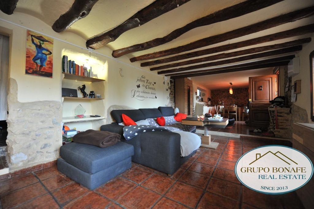 Property photo 2 of 34