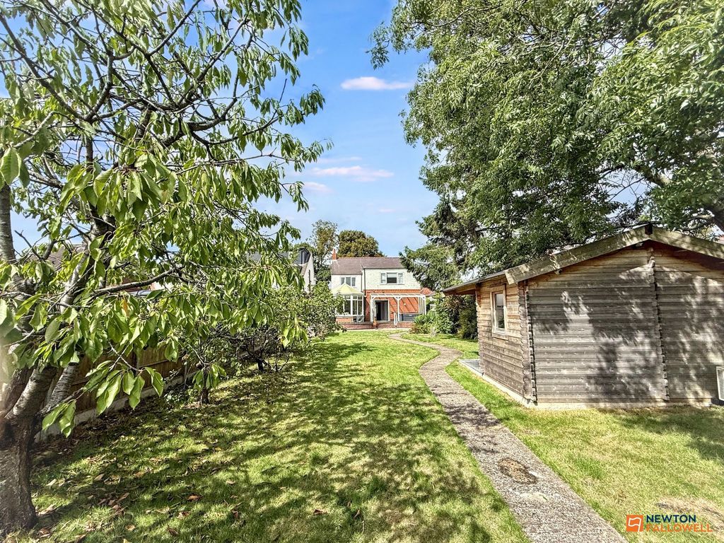 Property photo 2 of 38