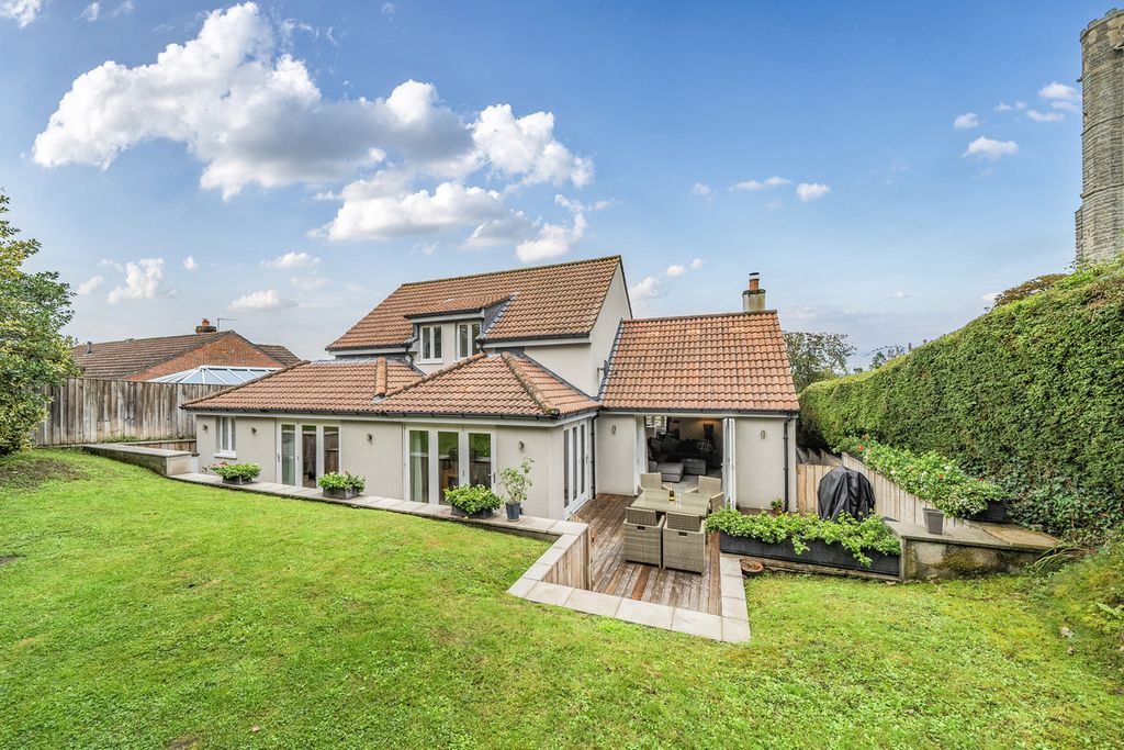 Property photo 1 of 25