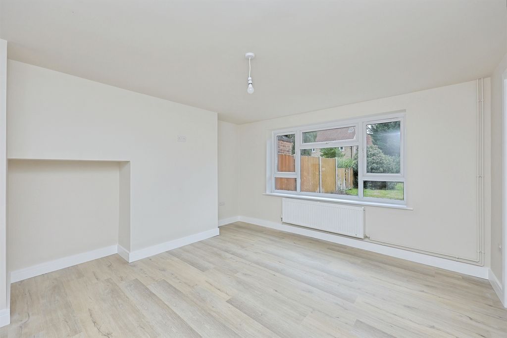 Property photo 3 of 23