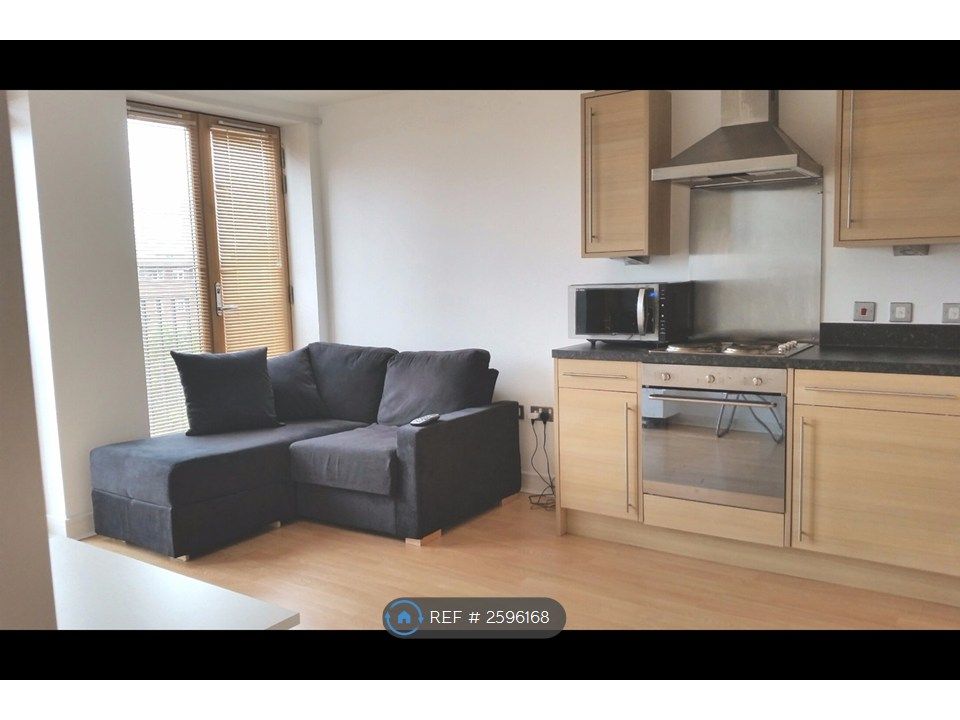 Property photo 1 of 12 Living Room