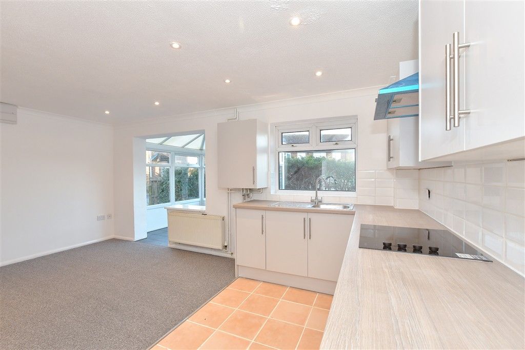 Property photo 2 of 10 Lounge/ Kitchen