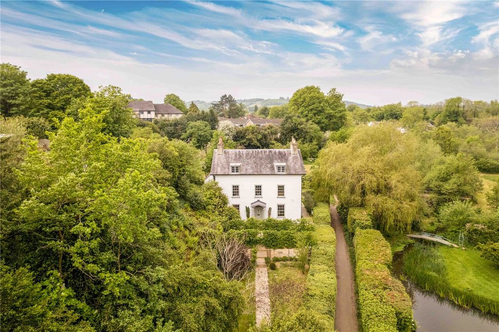Property photo 1 of 40 Castle Mill House
