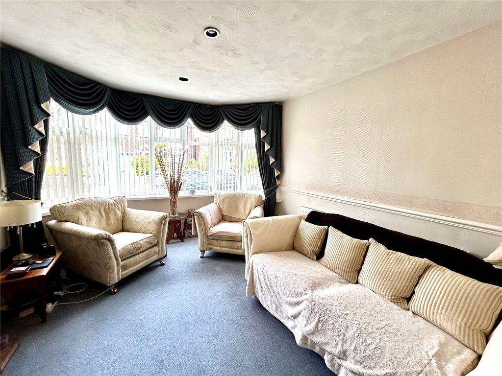 Property photo 3 of 17 Picture No. 18