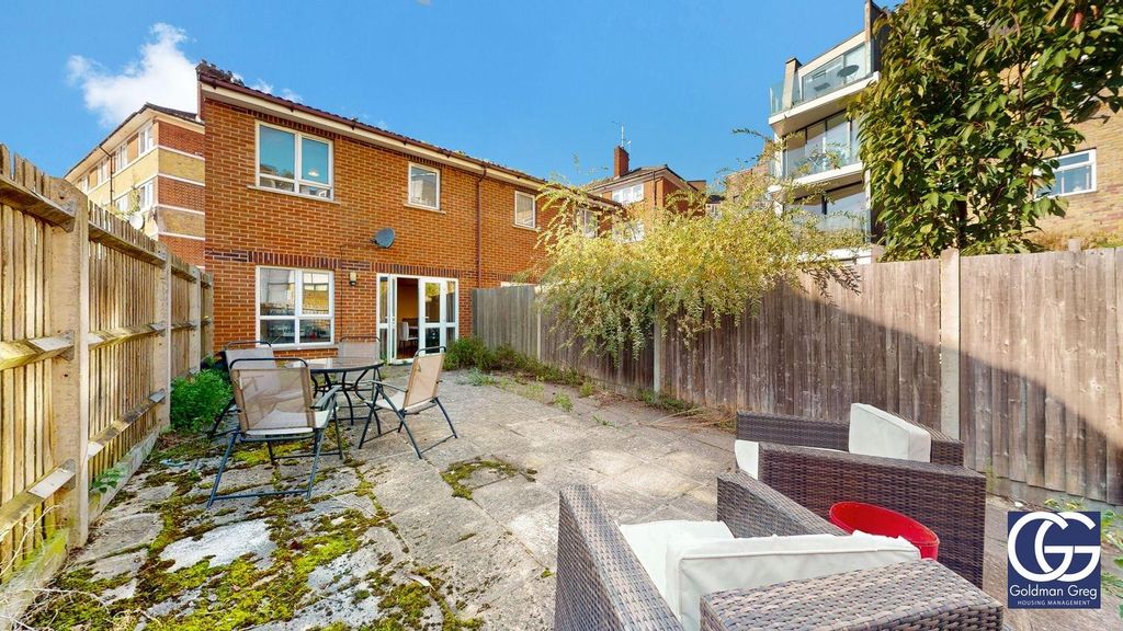 Property photo 2 of 19