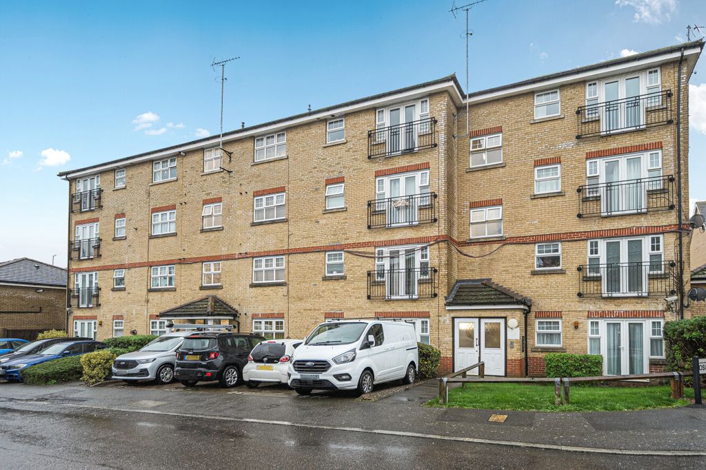 Property photo 2 of 14 1393042-8-694404E...