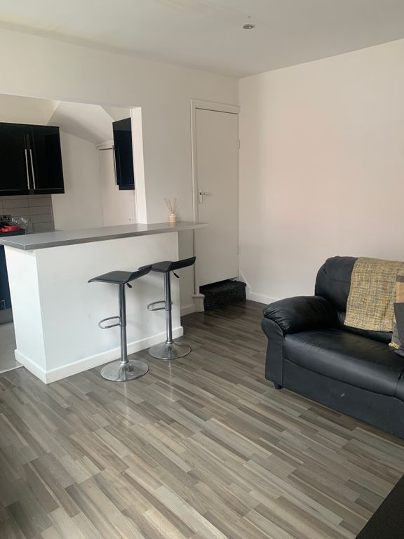 Property photo 3 of 6