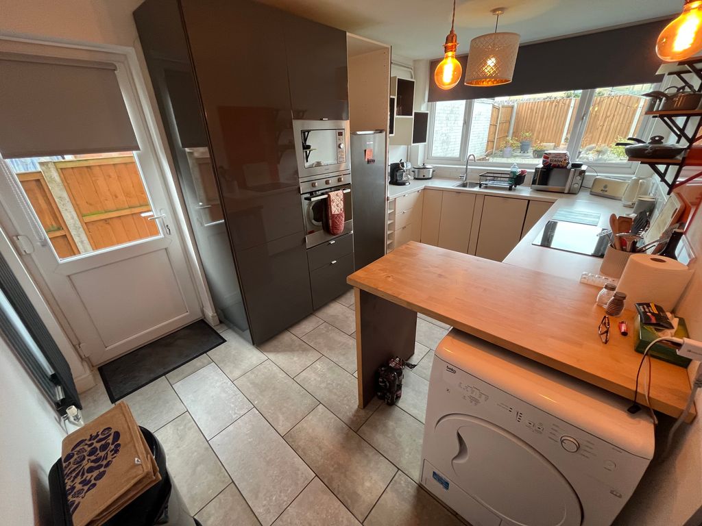 Property photo 2 of 16 Image