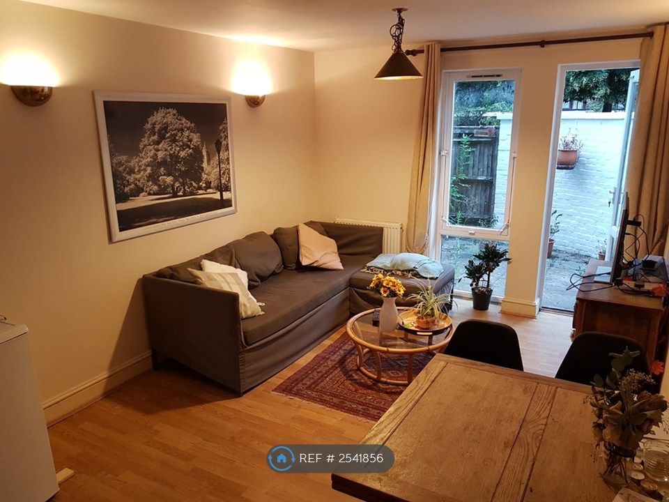 Property photo 3 of 8 Dining Room / Reception Room