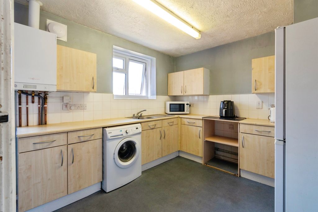 Property photo 3 of 11