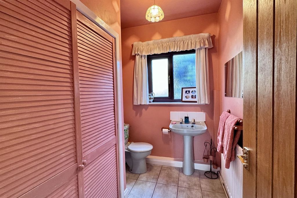 Additional image 15 of 5 bed detached house for saleHaywards Close, Glossop SK13
