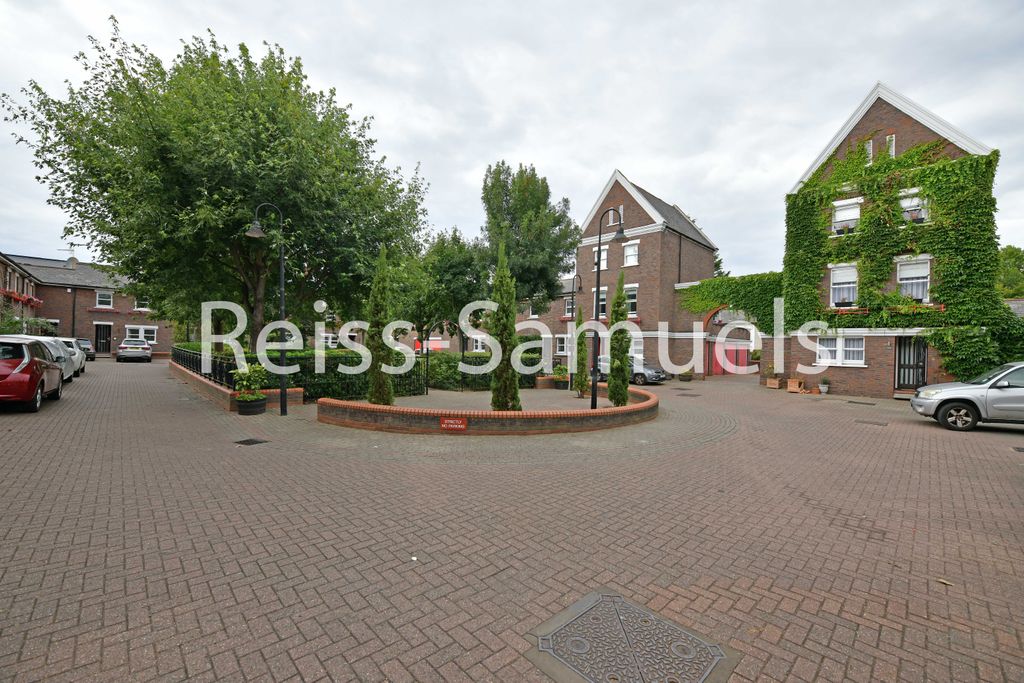 Property photo 2 of 50
