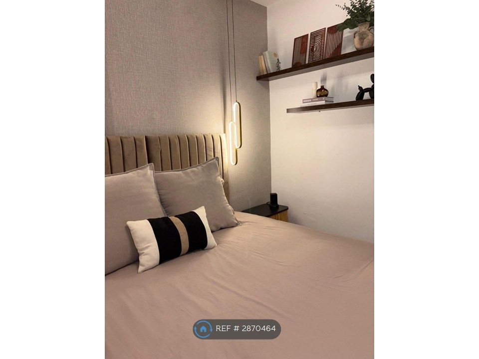 Property photo 2 of 35