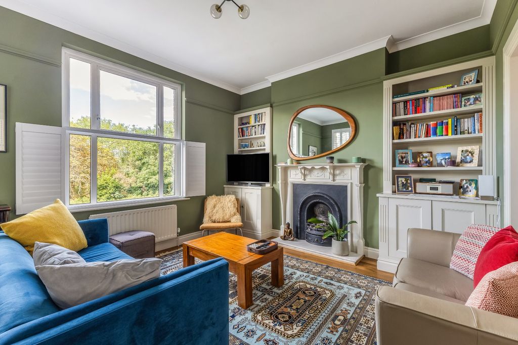 Property photo 2 of 11 Sitting Room