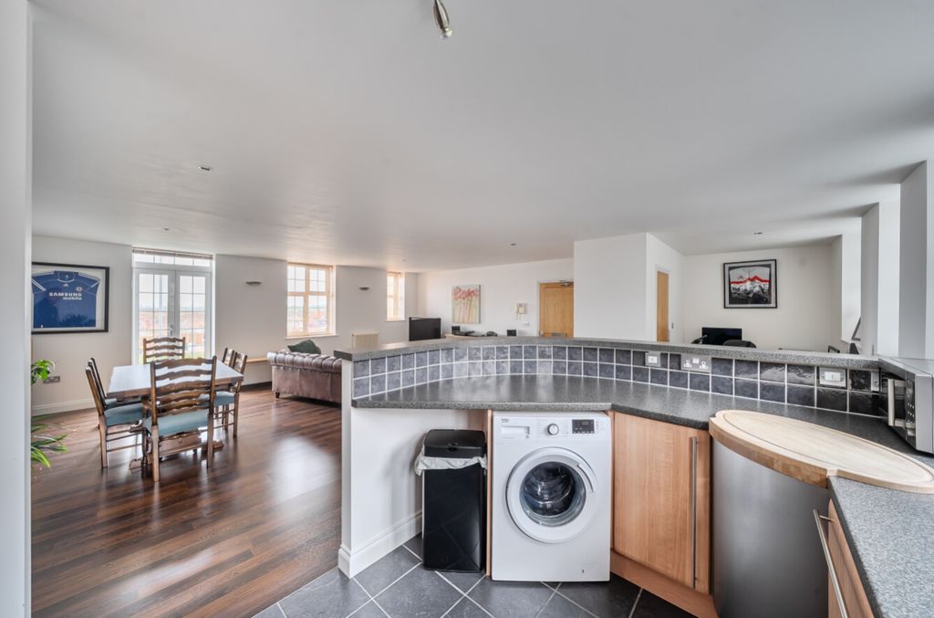 Property photo 3 of 22 1409525-6-6983631Dd4568