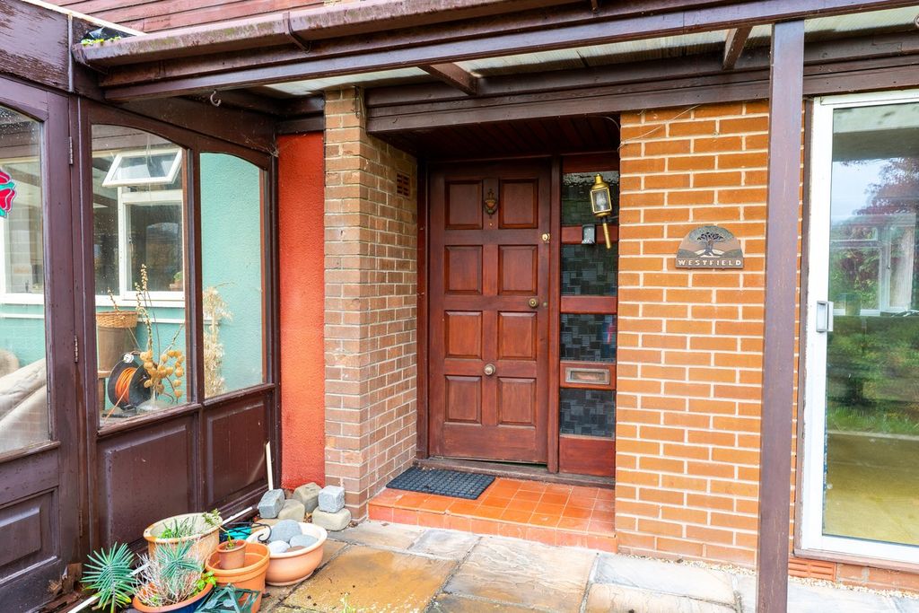 Property photo 3 of 47