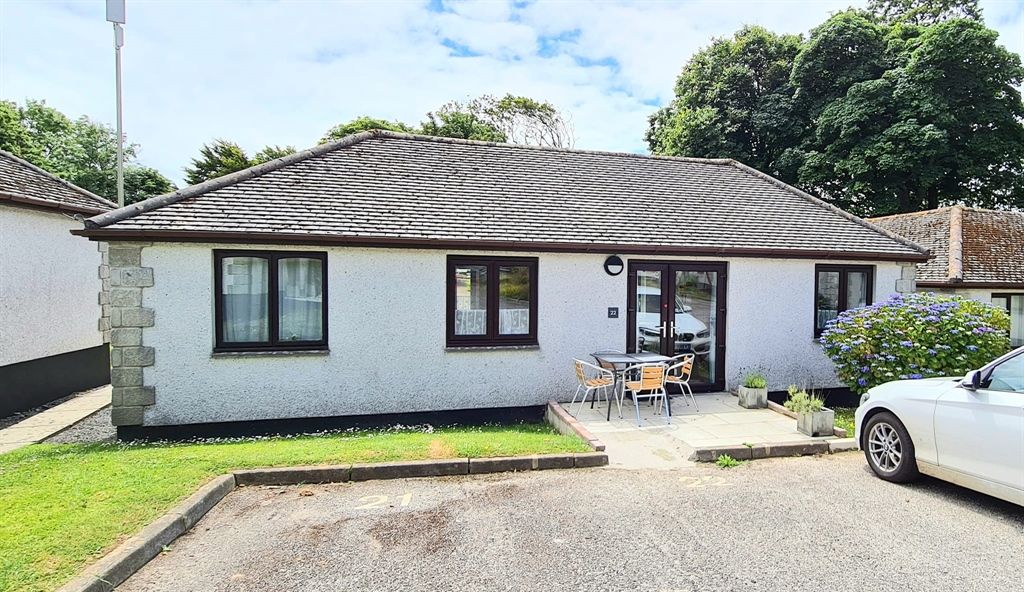 Property photo 1 of 10 2 Bedroom Holiday Bungalow For Sale