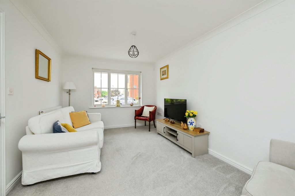 Property photo 3 of 16